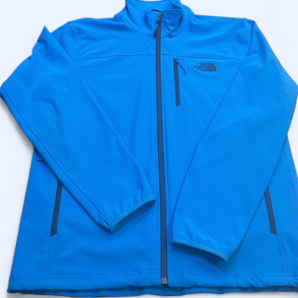 The North Face Men’s Medium blue jacket.